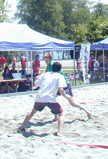 040528 beach thun eggi.jpg