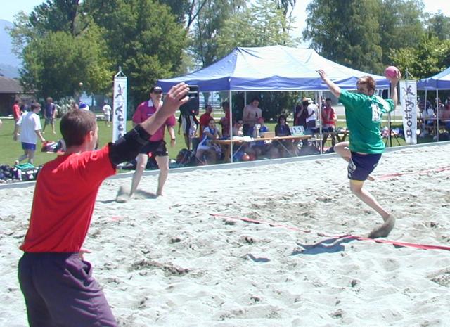 040528 beach thun eggipower zoom.jpg